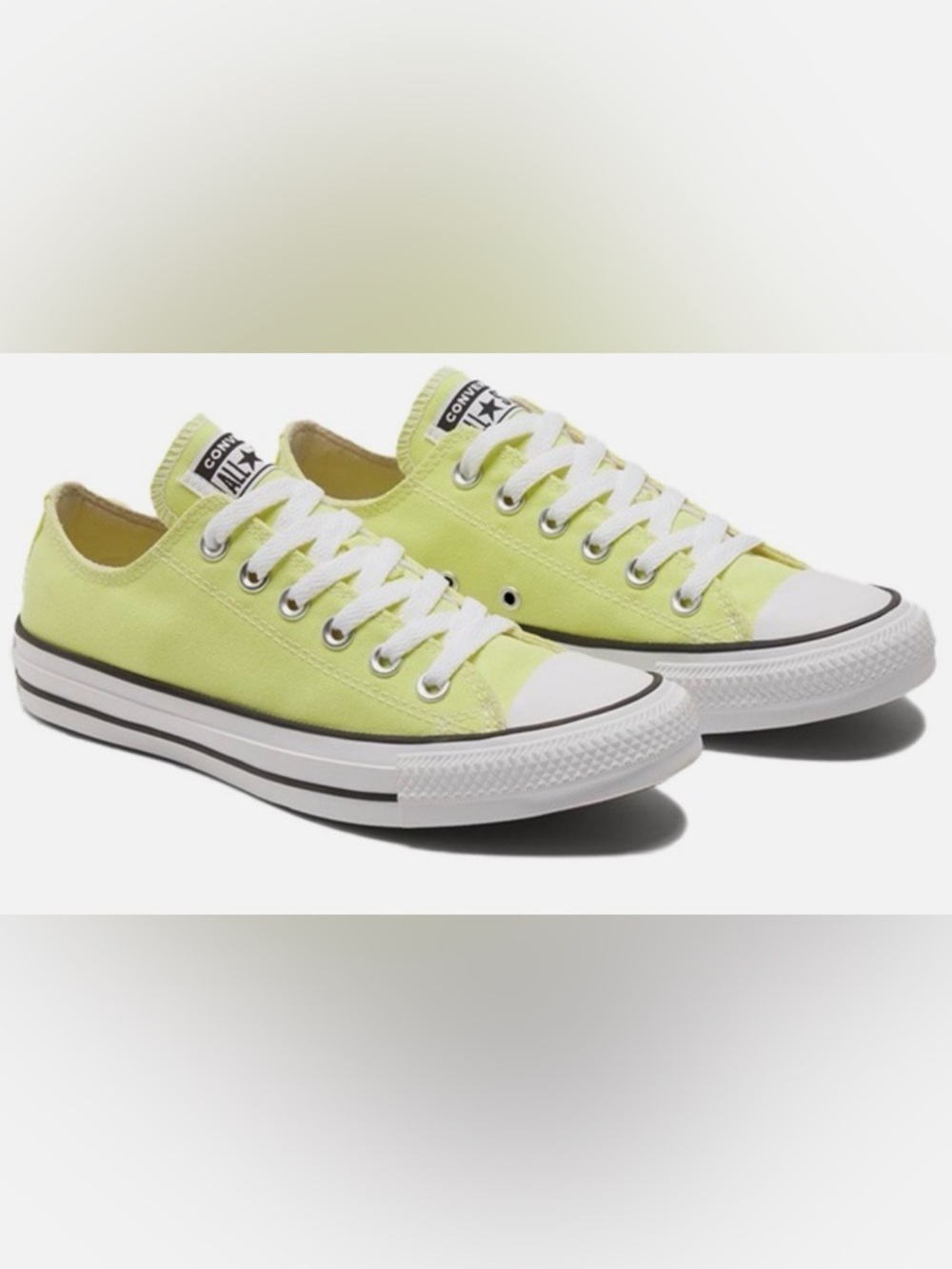 NWOT low top Chuck Taylor All Star Light Citron